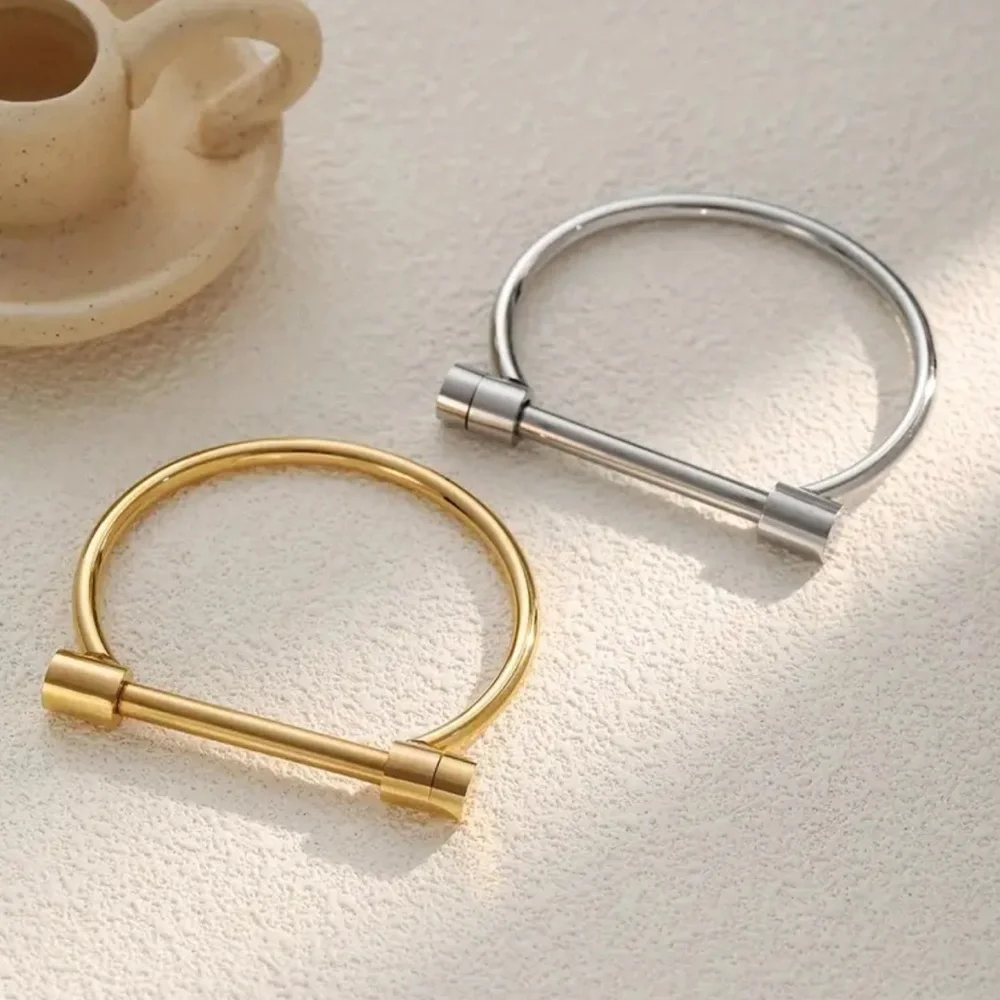 Trendy New Stainless Steel Minimalistic Silver Torque Bangle Bracelet